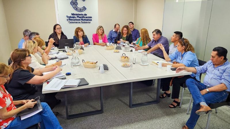 Intersindical docente plantea cláusula gatillo y actualización bimestral en discusión salarial