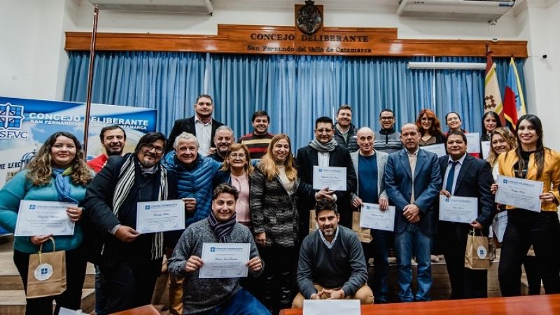 El CD capitalino cedió las “bancas a los periodistas”