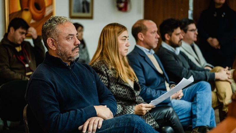 El CD capitalino cedió las “bancas a los periodistas”