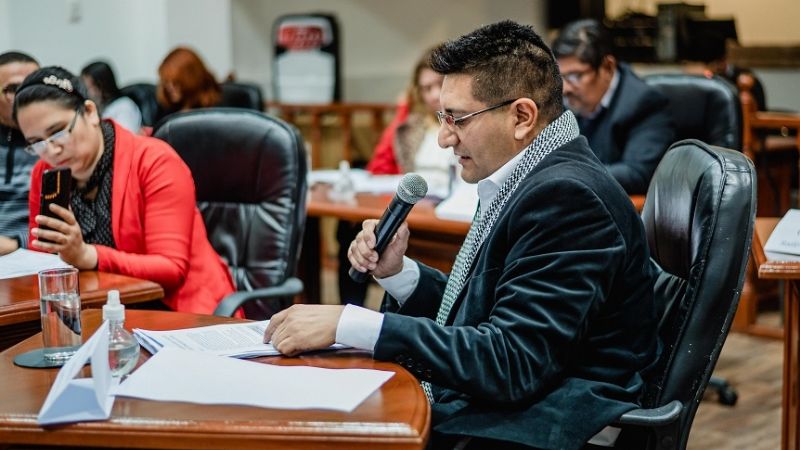 El CD capitalino cedió las “bancas a los periodistas”