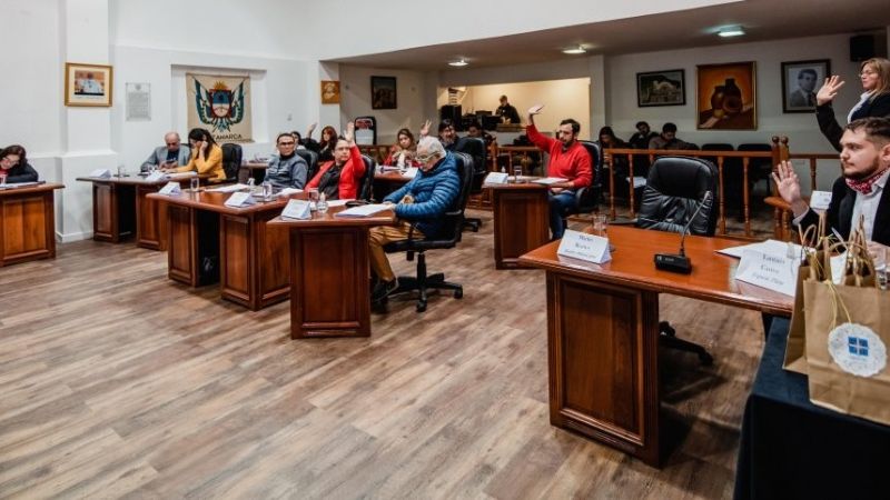 El CD capitalino cedió las “bancas a los periodistas”