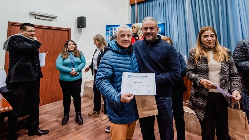 El CD capitalino cedió las “bancas a los periodistas”