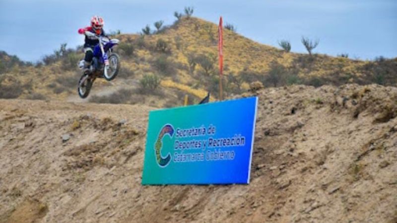 Motocross en el Campanas del Rosario