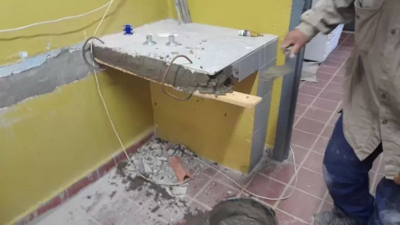 Mejoras en infraestructura educativa: realizan trabajos de refacción y limpieza