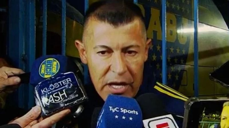 Almirón no aceptó preguntas y se quejó del árbitro