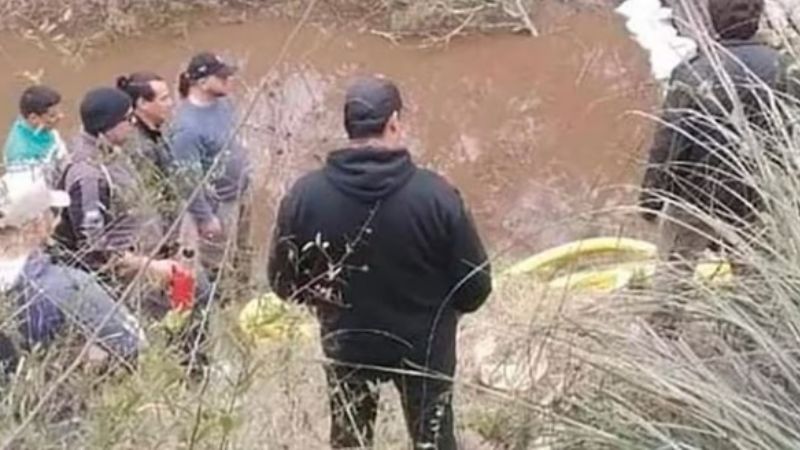 Buzos encontraron huesos triturados y un dije con forma de cruz