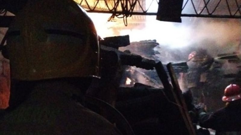 Bomberos trabajaron toda la madrugada para sofocar distintos incendios