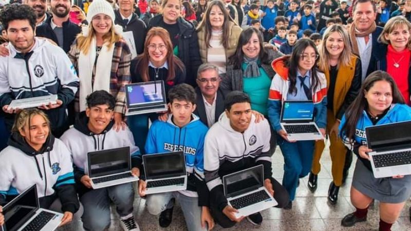 "Sigamos Conectados” alcanzó a más de mil alumnos de la provincia