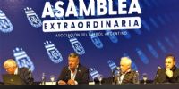 CLAUDIO TAPIA, titular de la AFA, presidiendo la Asamblea Extraordinaria de la AFA.