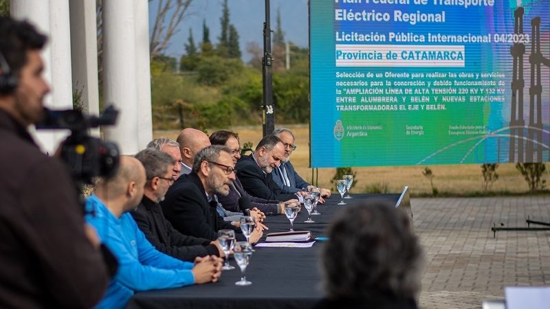 Apertura de sobre para la licitación de megaobra de electricidad
