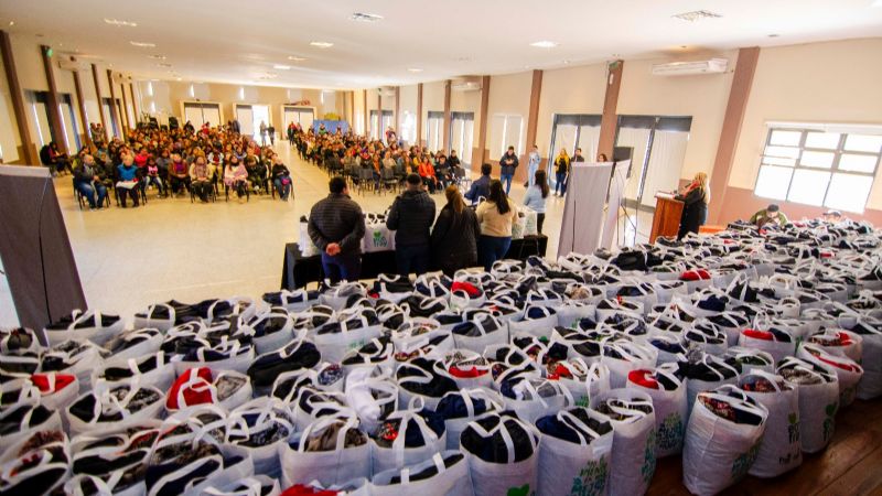 Se entregaron más de 11 mil metros de tela a emprendedores locales