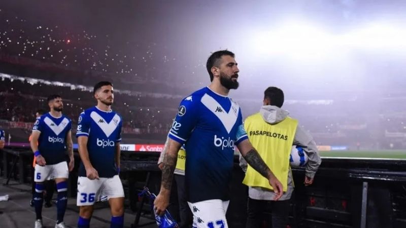 Vélez en crisis; ahora se va Lucas Pratto