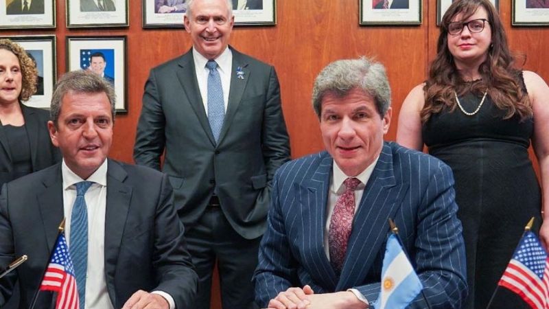 Argentina firma acuerdos bilaterales con el Club de París para refinanciar su deuda