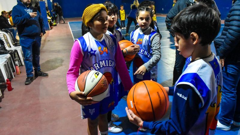 El Club Atlético Sarmiento recibió elementos deportivos