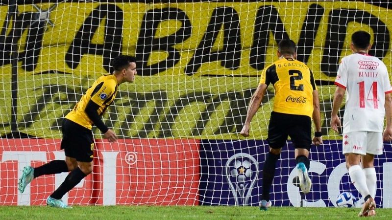 Huracán eliminado y sin DT; renunció Battaglia