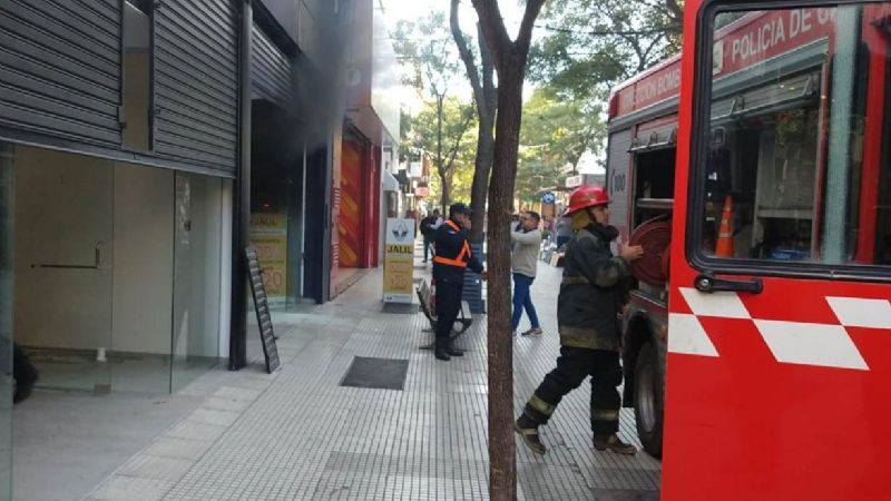 Una moto se prendió fuego