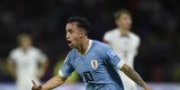 Franco González de Uruguay celebra autogol del estadounidense Joshua Wynder, que le dio el pase de la “Celeste” a las semifinales.