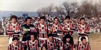 EL EQUIPO de Chacarita que vino a jugar a Valle Viejo, en el 6 de junio de 1993.