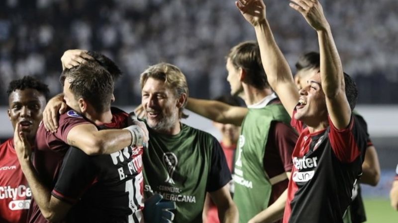 Newell’s venció al Santos y clasificó; también ganó Tigre