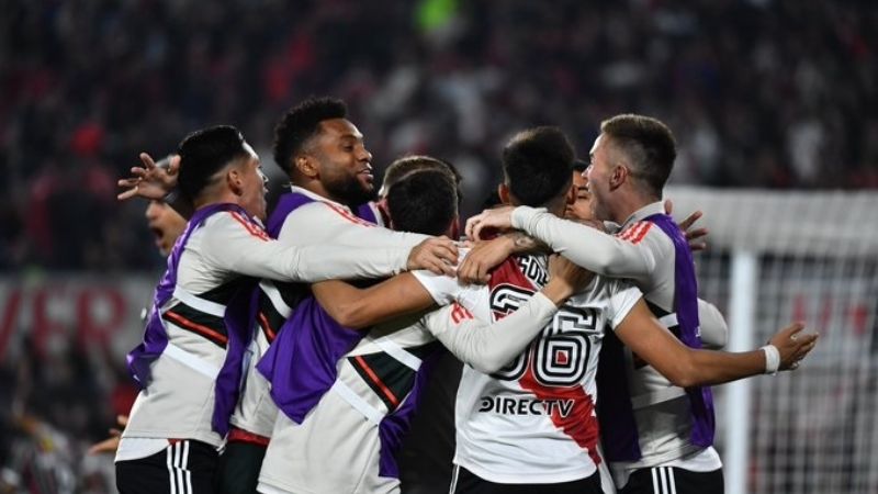Triunfazo de River que lo deja en carrera