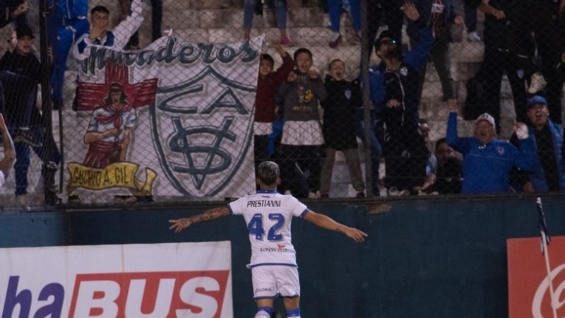 Vélez e Instituto avanzaron en la Copa Argentina