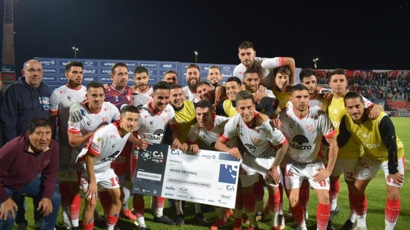 Vélez e Instituto avanzaron en la Copa Argentina