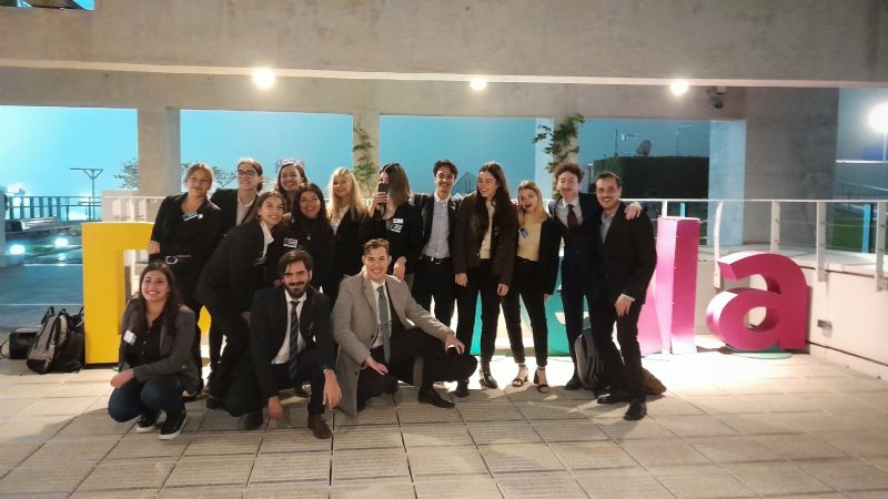 Estudiantes Arqueología y Derecho en Modelo de Naciones Unidas (MNU)