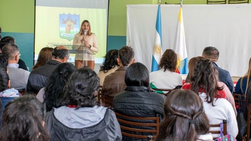 Educación y CAMYEN ejecutarán diversas acciones educativas en Andalgalá