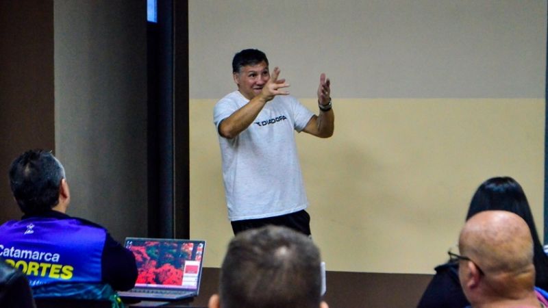 Domínguez encabeza capacitación y campus de boxeo