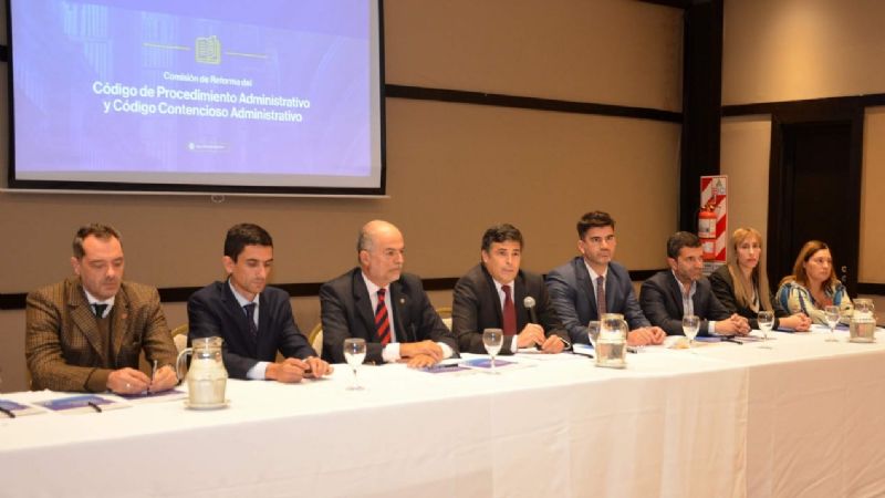 Ricardo Muñoz: “Debe buscarse una igualdad en la administración pública”