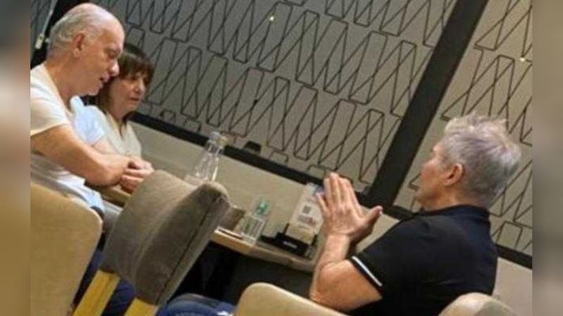 Burlando señala a los aspirantes presidenciales como "impresentables", y sostiene su candidatura