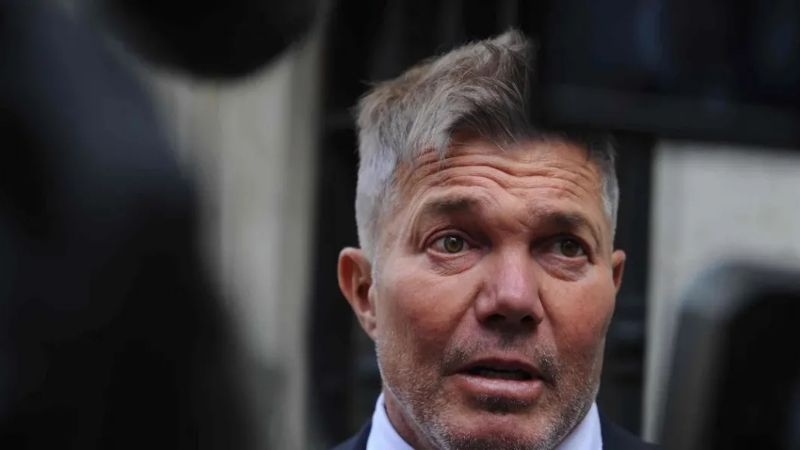 Burlando señala a los aspirantes presidenciales como "impresentables", y sostiene su candidatura