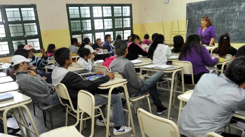 Se realizó una charla sobre Groming en una escuela de Piquitas