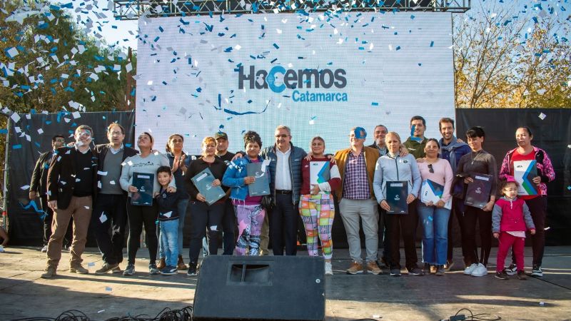 El Gobierno entregó más de 1.100 decretos de posesión de viviendas en el sur