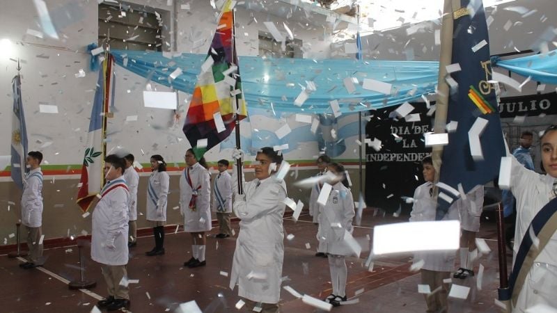 Abanderados y escoltas del Colegio “Rodolfo Senet”