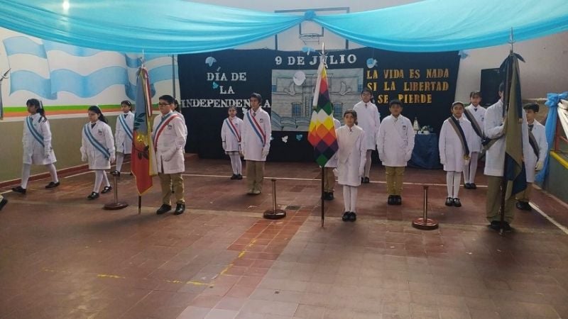 Abanderados y escoltas del Colegio “Rodolfo Senet”