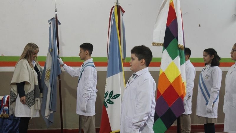 Abanderados y escoltas del Colegio “Rodolfo Senet”