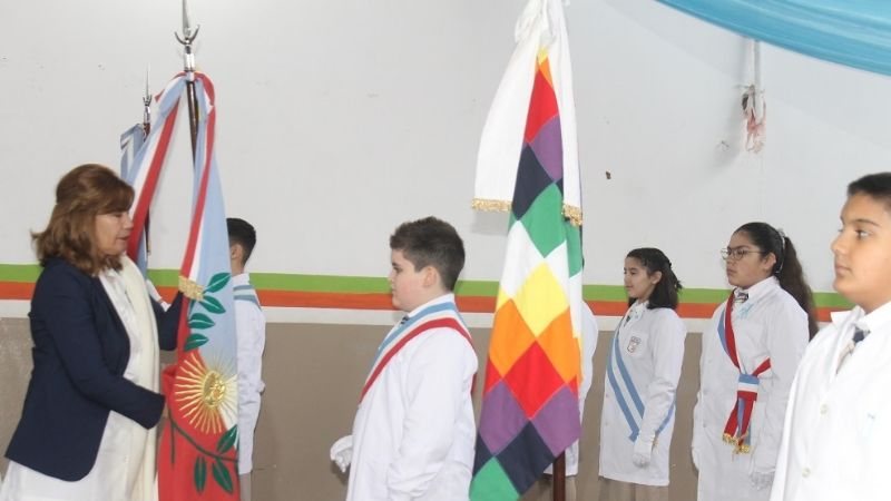 Abanderados y escoltas del Colegio “Rodolfo Senet”