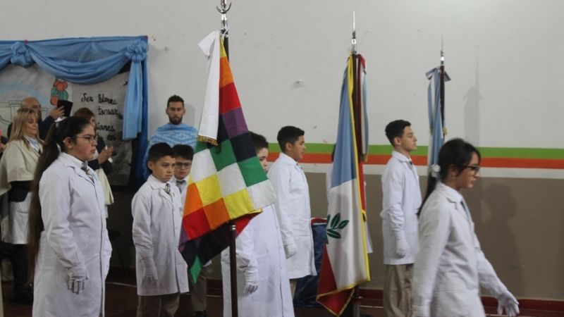 Abanderados y escoltas del Colegio “Rodolfo Senet”