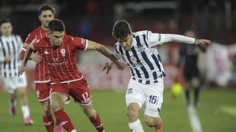 Talleres venció a Huracán y estiró la definición del torneo