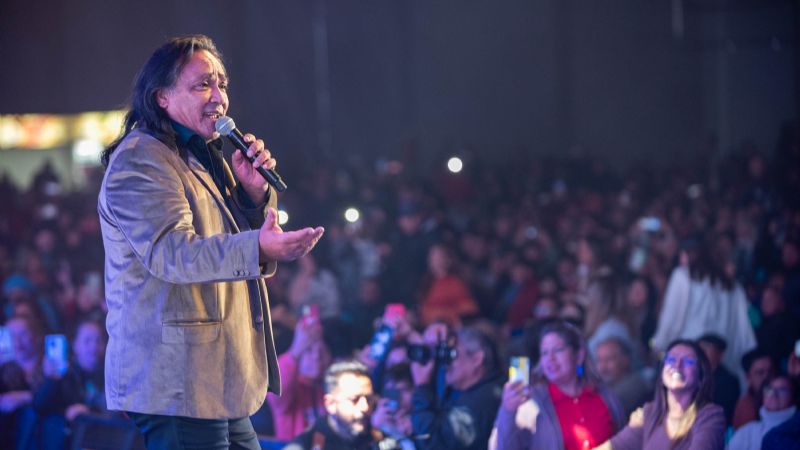 Galleguillo aportó la fiesta chayera en la inauguración del Poncho 2023