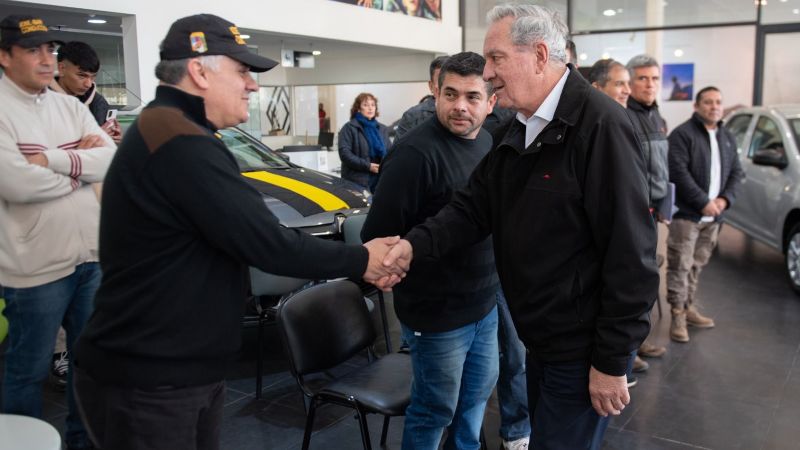 Entregaron las primeras unidades que renuevan la flota de taxis y remises en la ciudad