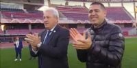 RIQUELME junto a Pumpido, vicepresidente de la Conmebol, en la final del Sub 20, disputada en Chile,