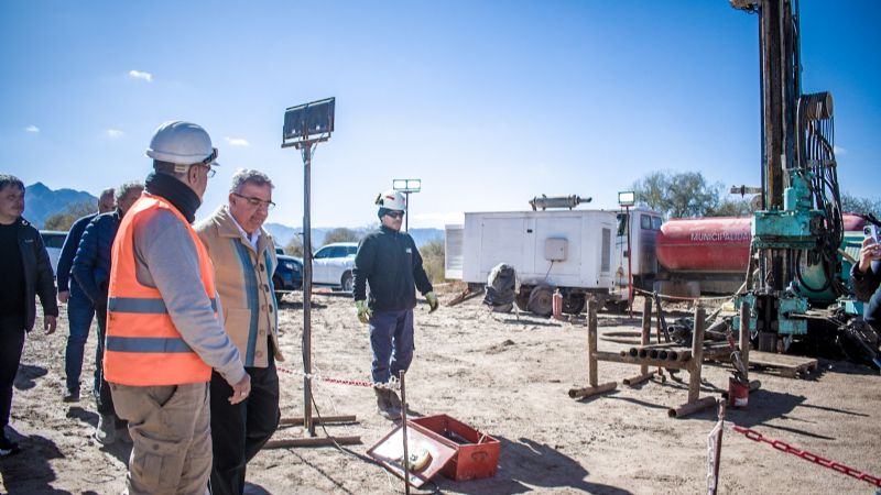 Raúl visitó el avance de obra del primer Parque Industrial de Londres
