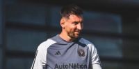 SONRIENTE y muy a gusto se lo vio a Lionel Messi en su primera práctica con el Inter Miami.