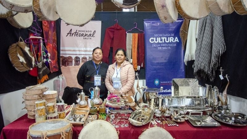 La diversidad artesanal del NOA se exhibe en la Fiesta del Poncho