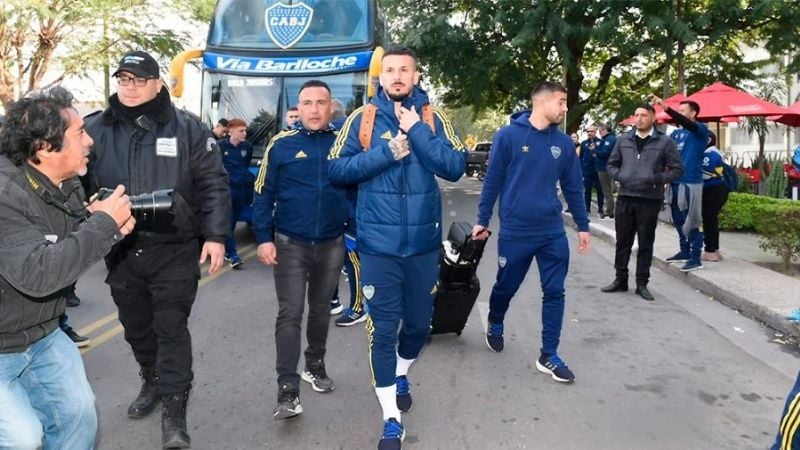 Boca llegó a Santiago para enfrentar a Barracas