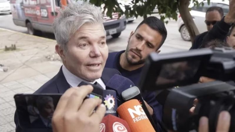 Burlando bajó su candidatura a gobernador bonaerense