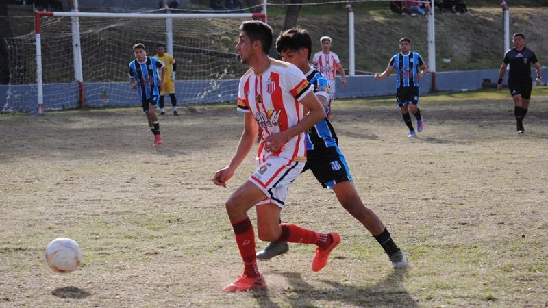 Coronel Daza goleó y “manda” solo; también ganó “La Villa”