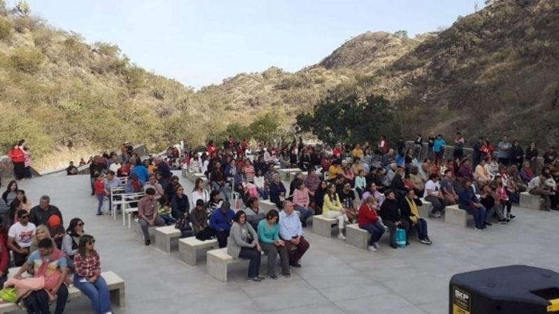 Celebración junto a los abuelos en la Gruta de la Virgen